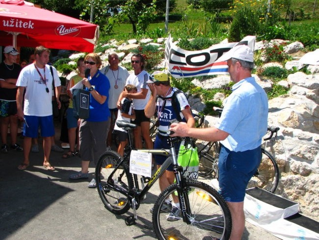 Kolesarski vzpon v Zavodnje 2007 - foto povečava