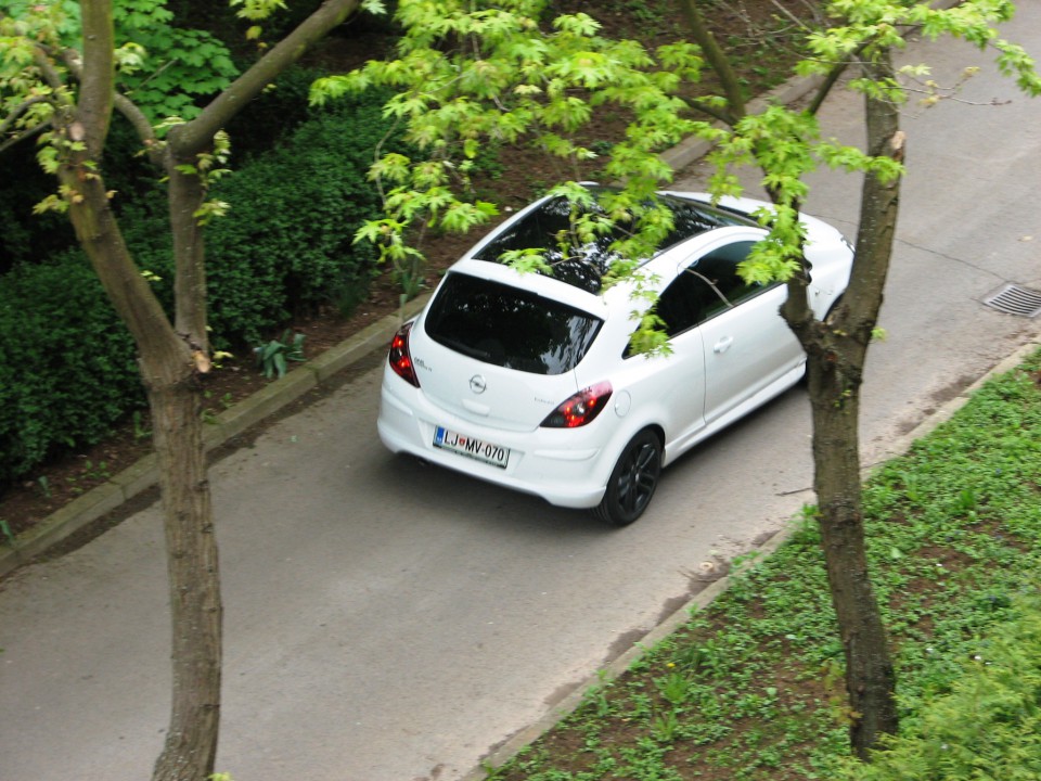 O_CORSA B&W - foto povečava