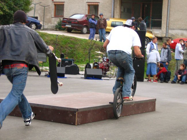 VAL ZABAVE v TRBOVLJAH 21.10.2006 - foto povečava