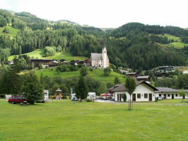 Tura se je zaključila v Heiligenblutu, skupaj 33 km vzpona in 2387 metrov višinske razlike