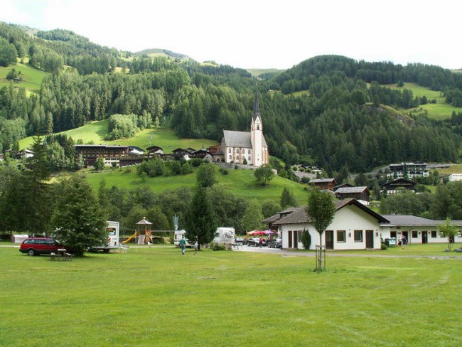Tura se je zaključila v Heiligenblutu, skupaj 33 km vzpona in 2387 metrov višinske razlike