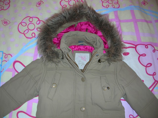 PLAŠČEK ZARA 110 S SNEMLJIVO KAPUCO 19€