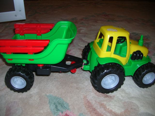 TRAKTOR GRATIS K BAGERJU