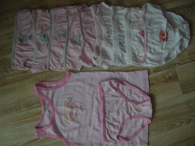 SP. HLAČKE + 1 MAJČKA 5-6 8€