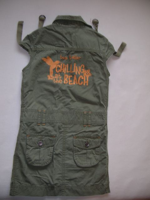 TOM TAILOR 116/122 2€ (ZADRGO JE POTREBNO MENJATI)