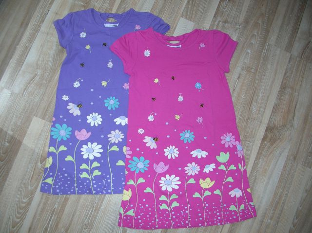 H&M 6-7 (vijolična imarahel madež), pinki pa zadaj na rokavu majhno luknjico