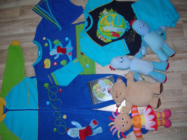 KOMPLET PIŽAMIC Z IGRAČAKAMI IZ RISANKE IN THE NIGHT GARDEN od Ladybirda