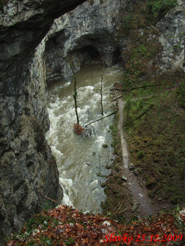 Poplave - foto povečava