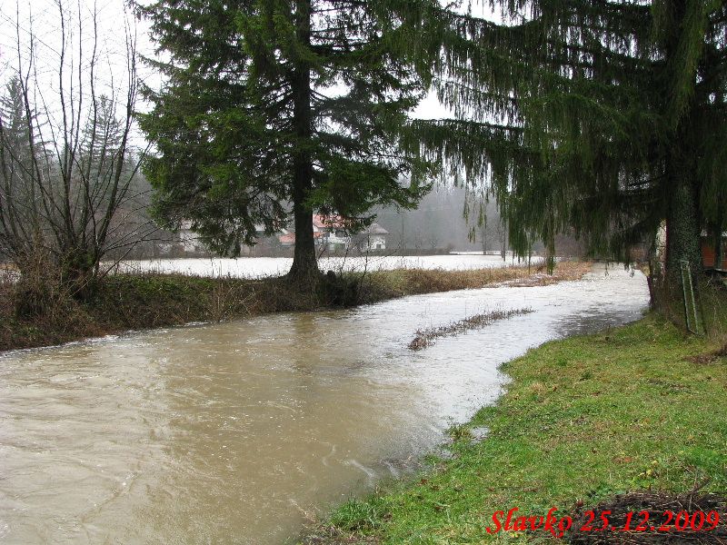 Poplave - foto povečava