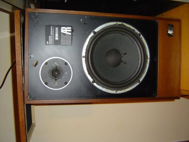 Zvočnika TElEDYNE ACOUSTIC RESEARCH Model AR-17,original dokumenti,brez praskic,odlični,60
