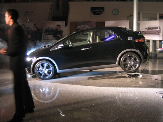 Uradna predstavitev CIVIC 8.generacije - foto povečava