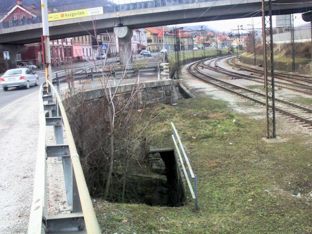 Nekdanji nadvoz na severu MB kolodvora - foto