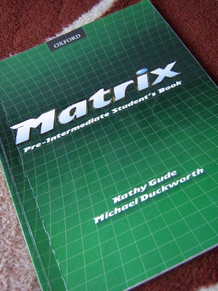 Matrix, učbenik, zelo lepo ohranjen, par nalog rešenih s svinčnikom, 11,50€