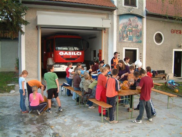 Noč čarovnic 2006 - mladi - foto