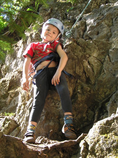 Otroška plezalna šola v Turncu - foto povečava