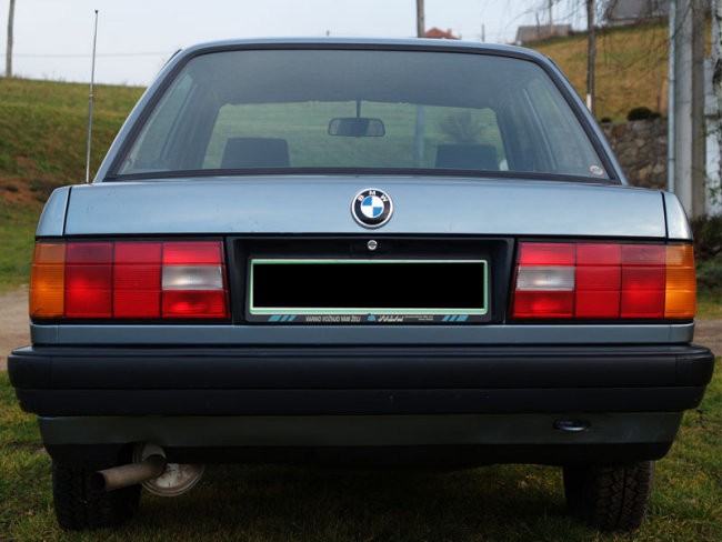 BMW E30 316 - foto povečava