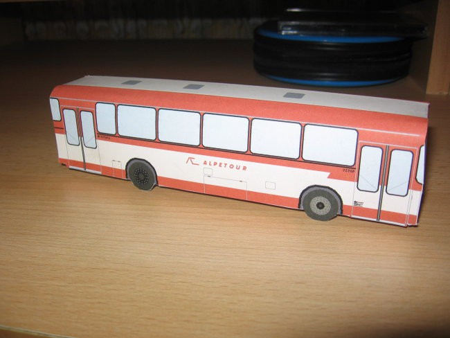 Avtobus-igrača - foto povečava