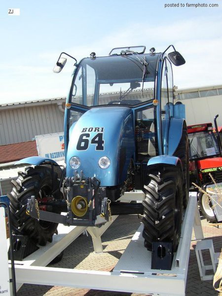 Bori KMO doo Sežana macchine agricole trattori 7292207