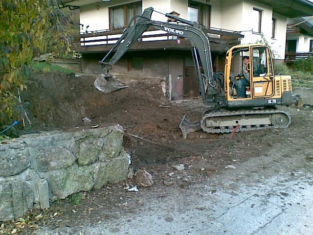 Izkop za parkirišče - foto povečava