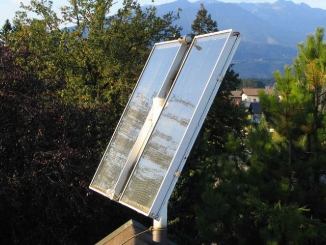 Kolektorja  že 10 let  zbirata sončno energijo.