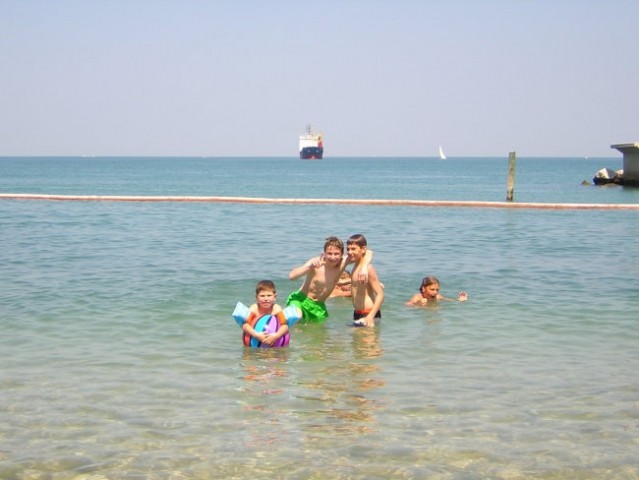 24.6.2006 – na prvi dan počitnic smo peljali otroke na morje v Koper. 