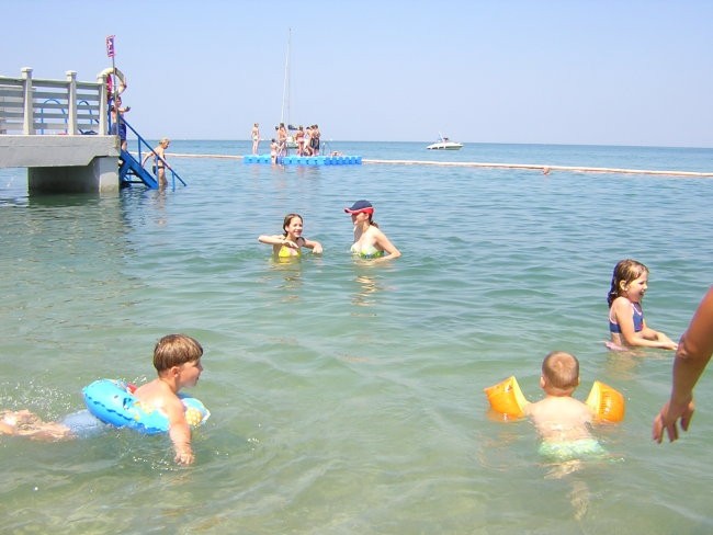 24.6.2006 – na prvi dan počitnic smo peljali otroke na morje v Koper. 