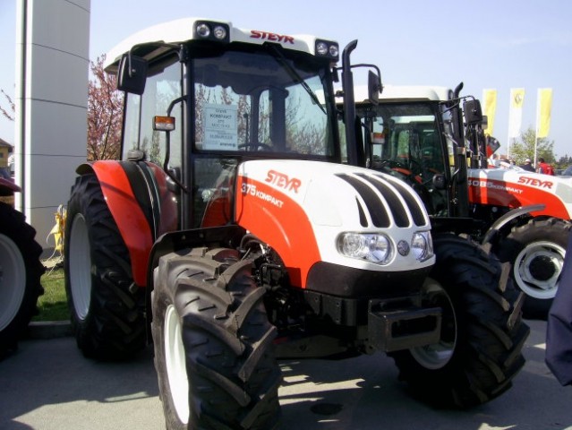 Ormož 2008 predstavitev traktorjev - foto