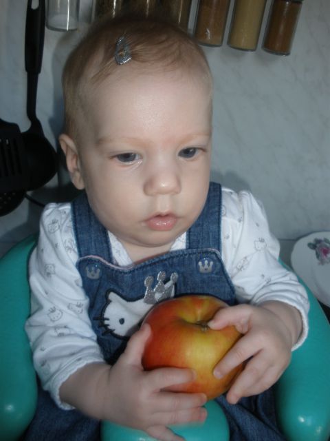 Mami...a danes bova pa jabolko?