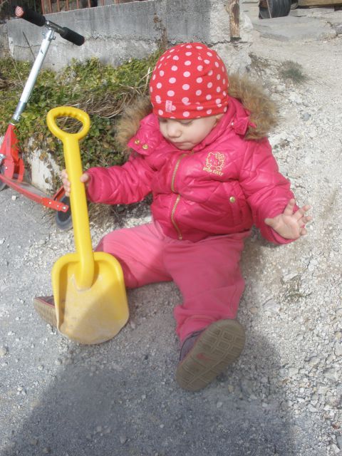 Mia šestnajsti mesec - foto