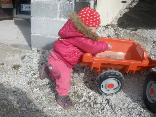 Mia šestnajsti mesec - foto