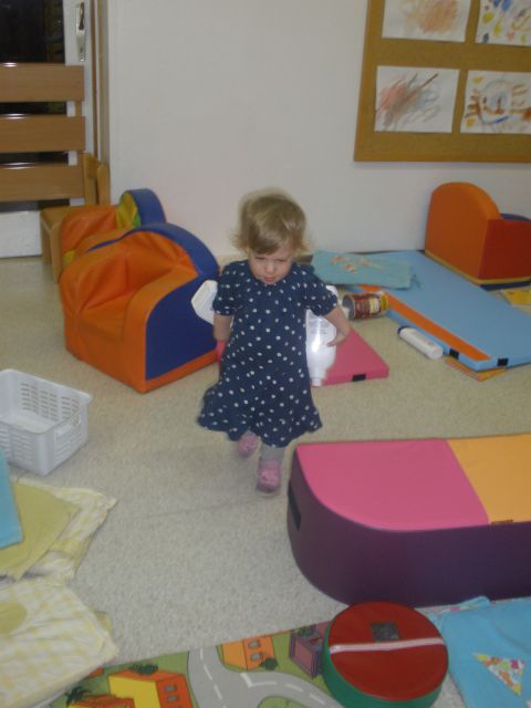Mia šestnajsti mesec - foto