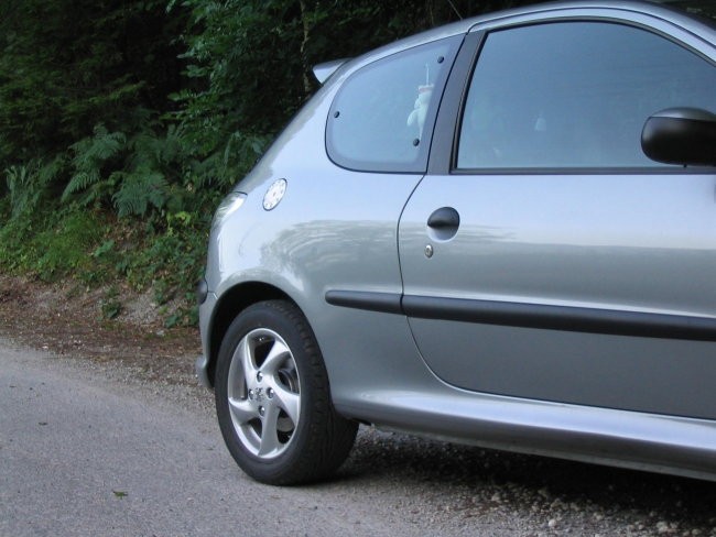 Peugeot - foto povečava
