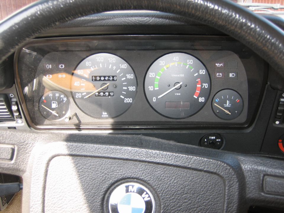 BMW E21 318i - foto povečava