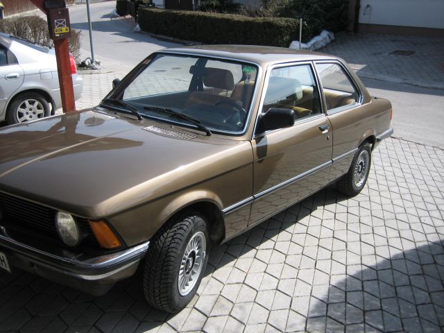 BMW E21 318i - foto