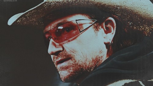 U2 - foto povečava