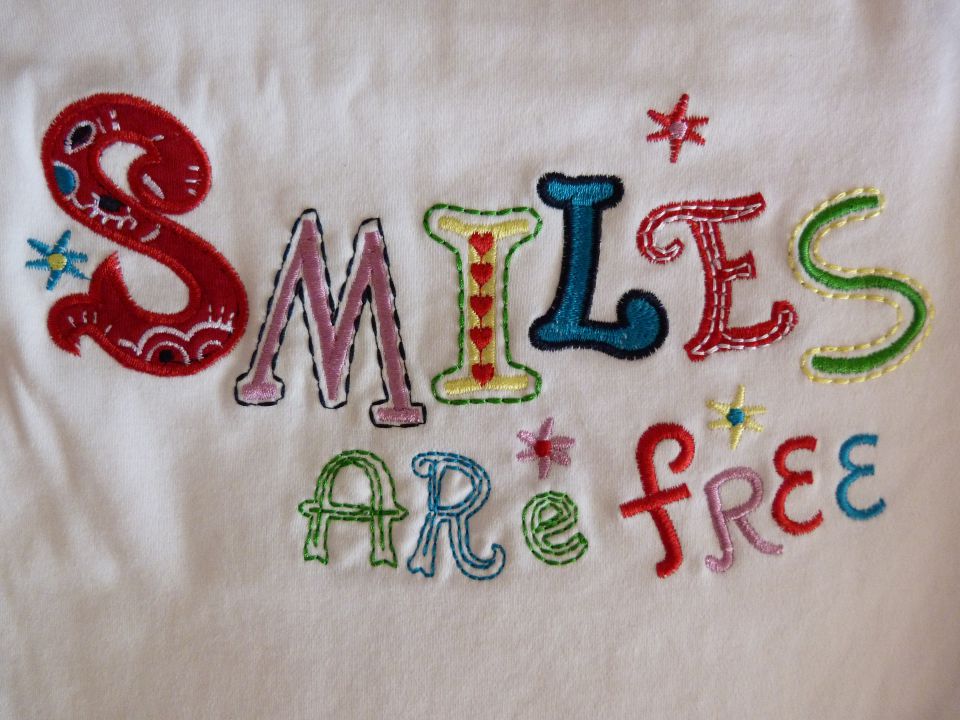 majica 98  Smiles are free :)