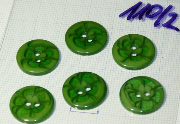 Plastični gumbi z rožico zeleni