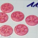 plastični gumbi z rožico pinki