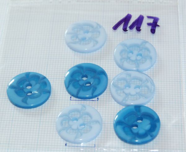 Plastični gumbi z rožico modri