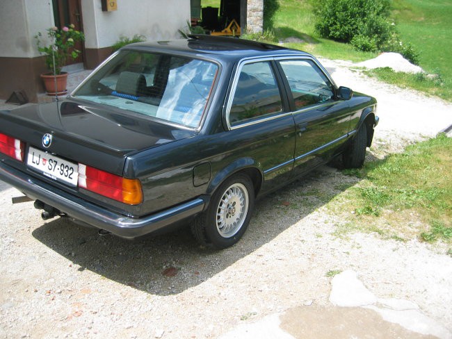 BMW E30 318i - foto povečava