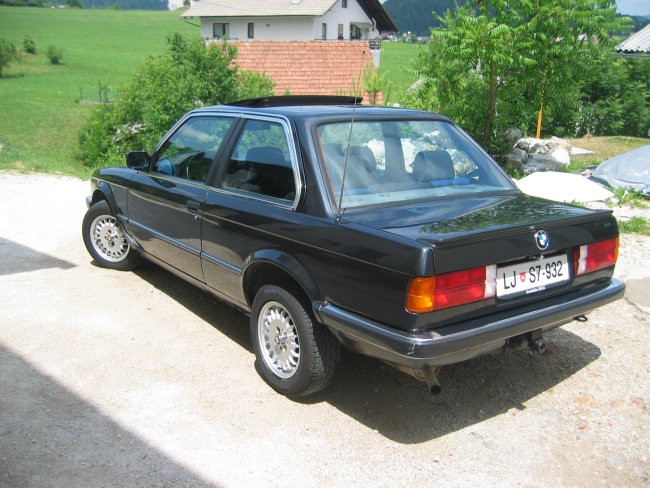 BMW E30 318i - foto povečava