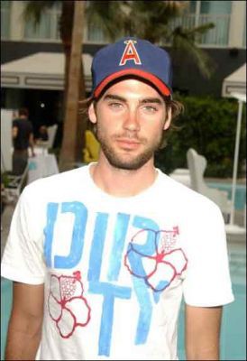 Drew Fuller - foto povečava