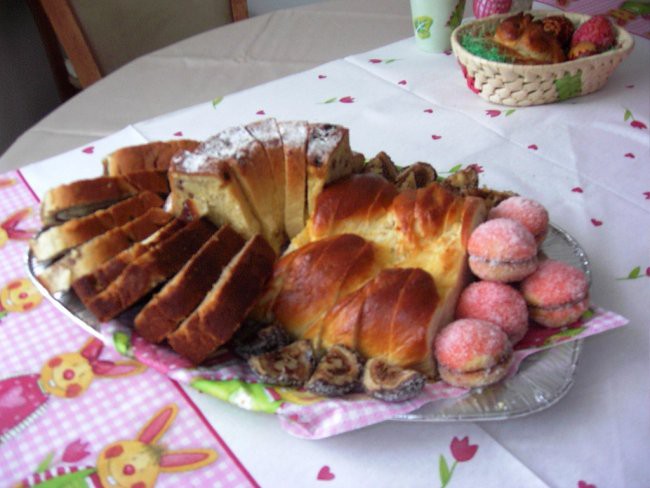 Potica,šarkelj,pletenica,breskve,polnjene fige